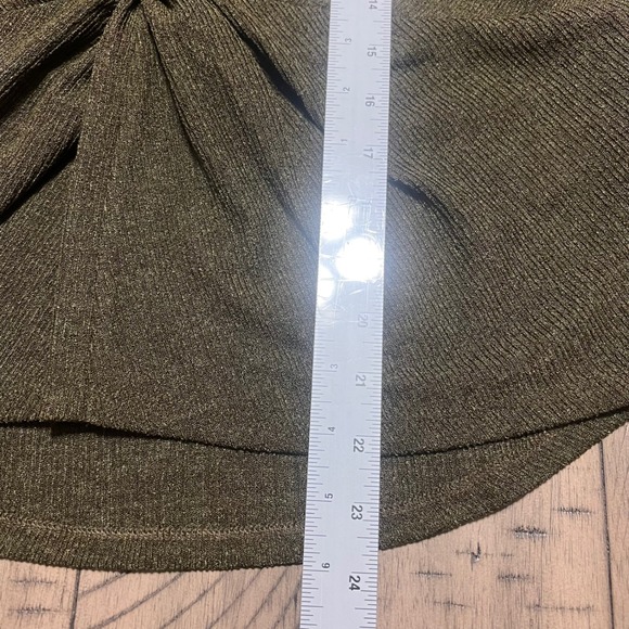 NWT Madewell Women's Olive Green Ribbed Knit Twist Front Collared Shirt Size L - Picture 7 of 9